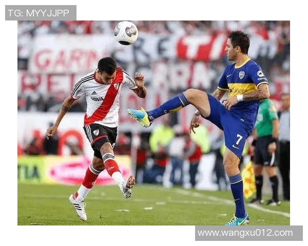 亚松森国民与捍卫者竞技的激烈对决揭示足球战术与团队精神的较量